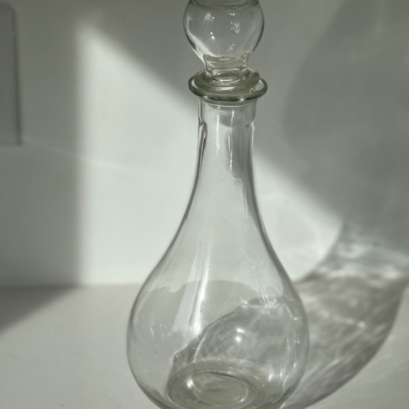 Itlian Clear Glass Vase Bottle Wine Decanter with Stopper - Picture 6 of 6